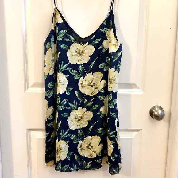 Lulus Dresses & Skirts - Floral silky chemise slip dress